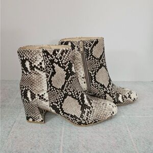 Chinese Laundry Daria Ankle Boots Women’s Size 7M Earth